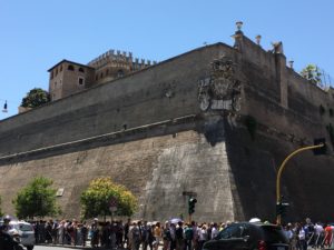 The line to get in to the Vatican. It must be at least a two hour wait in the heat, no way!